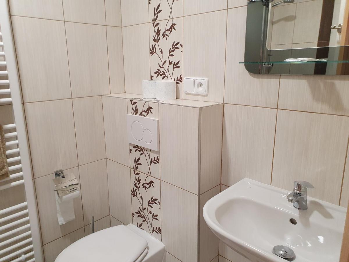 Pension Zeleny Strom Mikulov Buitenkant foto