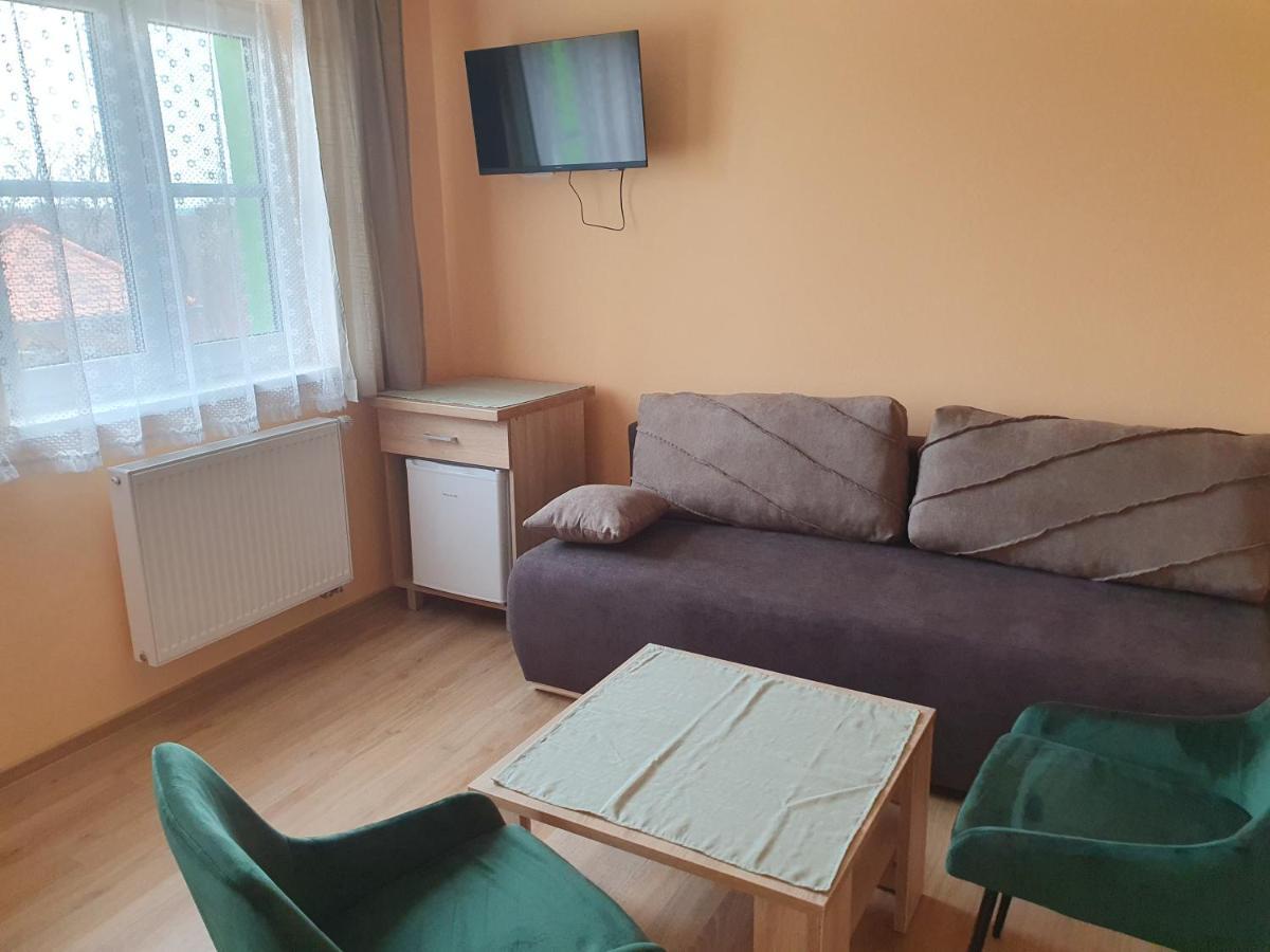 Pension Zeleny Strom Mikulov Buitenkant foto