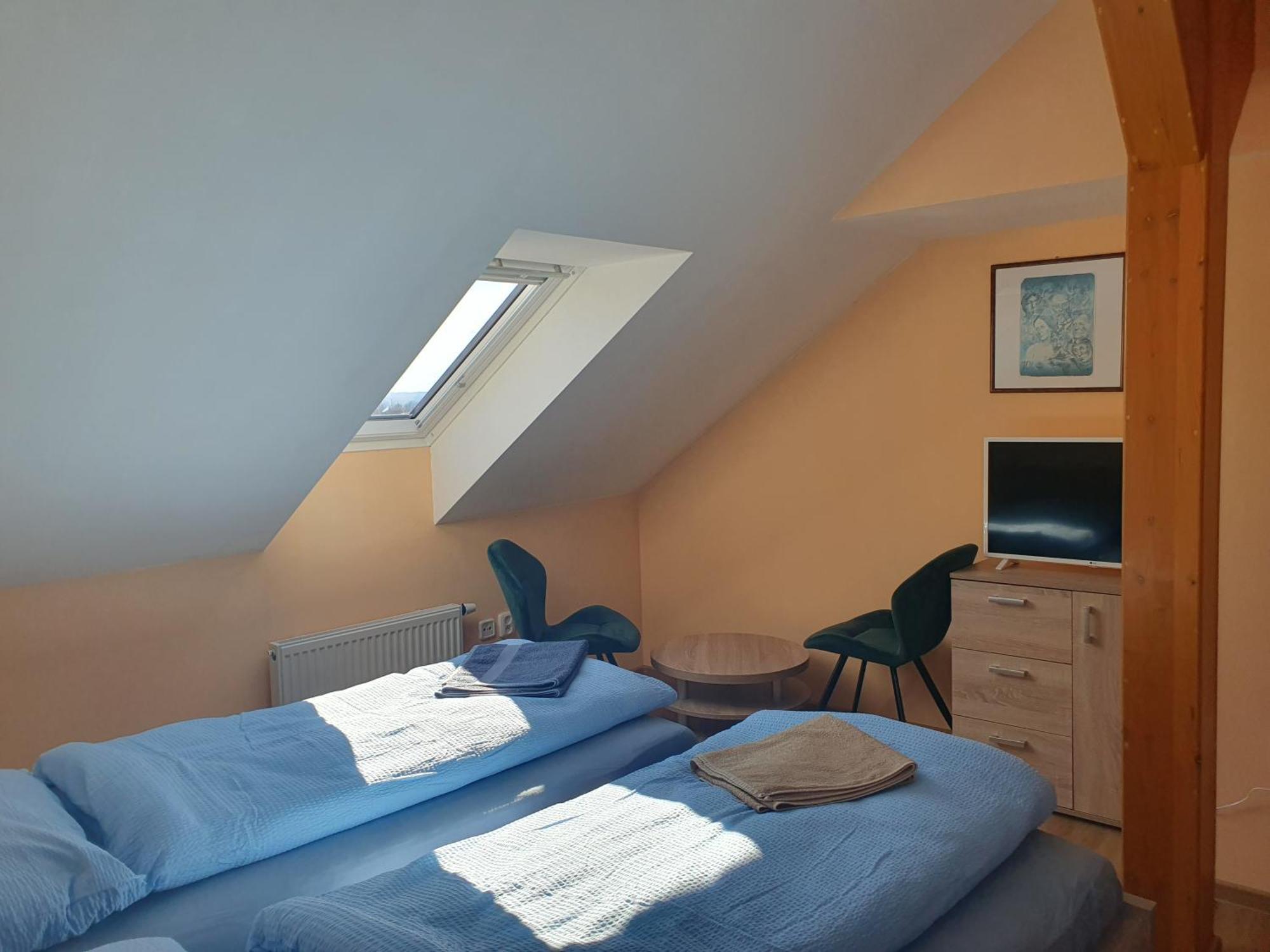 Pension Zeleny Strom Mikulov Buitenkant foto